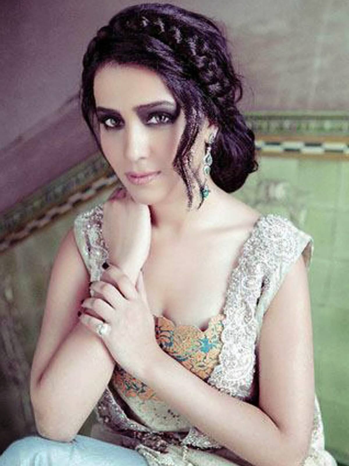 Humaima Malik's Biography. Portfolio. Image. Photo. HD Picture 2021