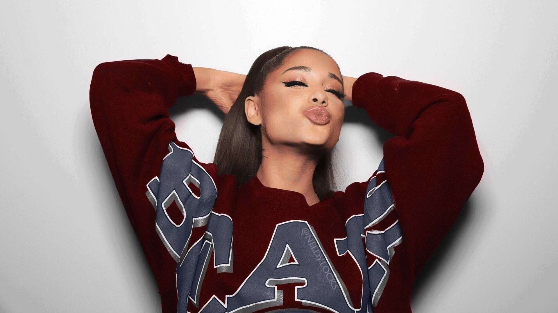 Ariana Grande Aesthetic Wallpapers: 26 image.