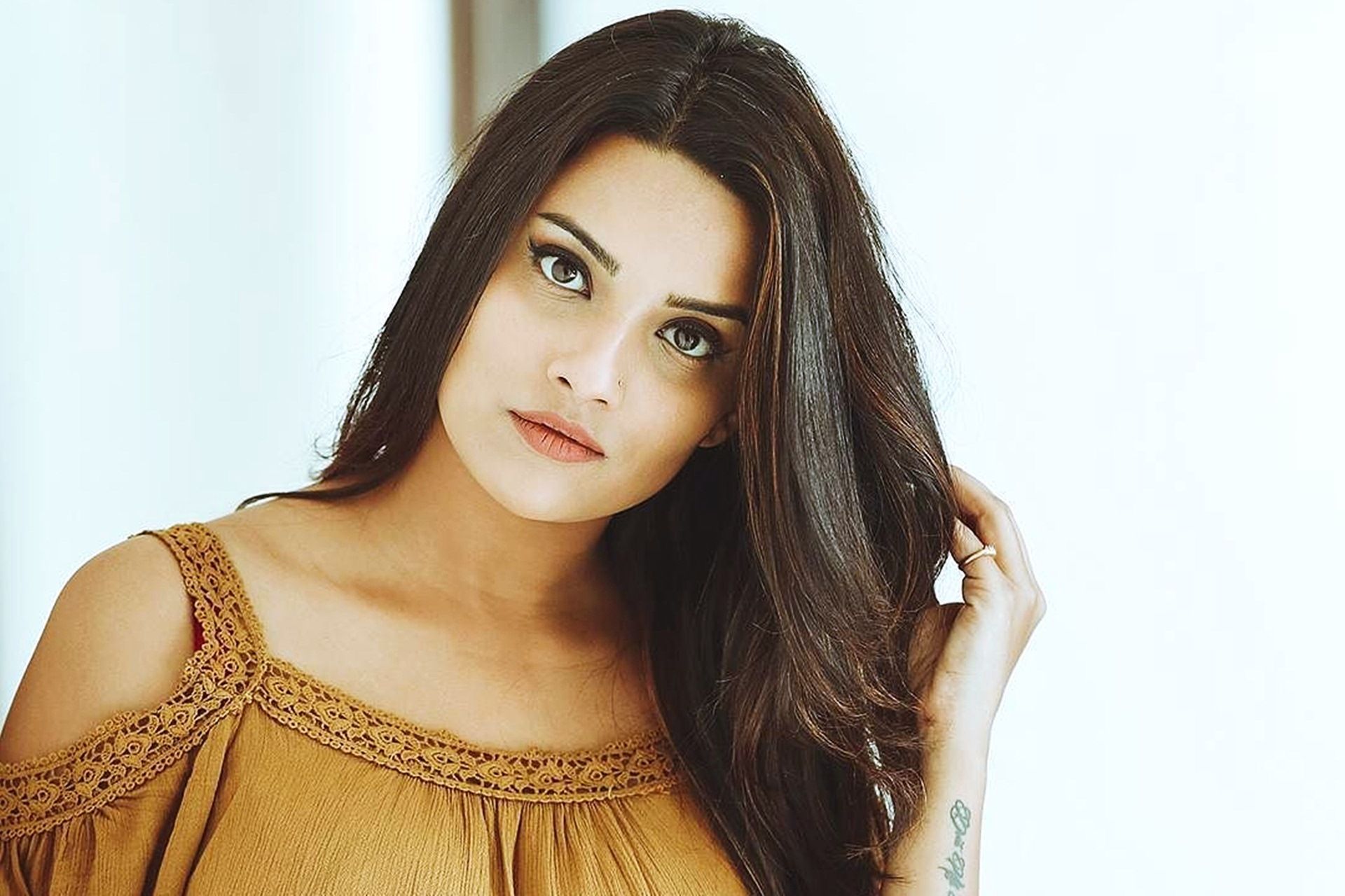 Jyotii Sethi Actress Wallpaper 19651