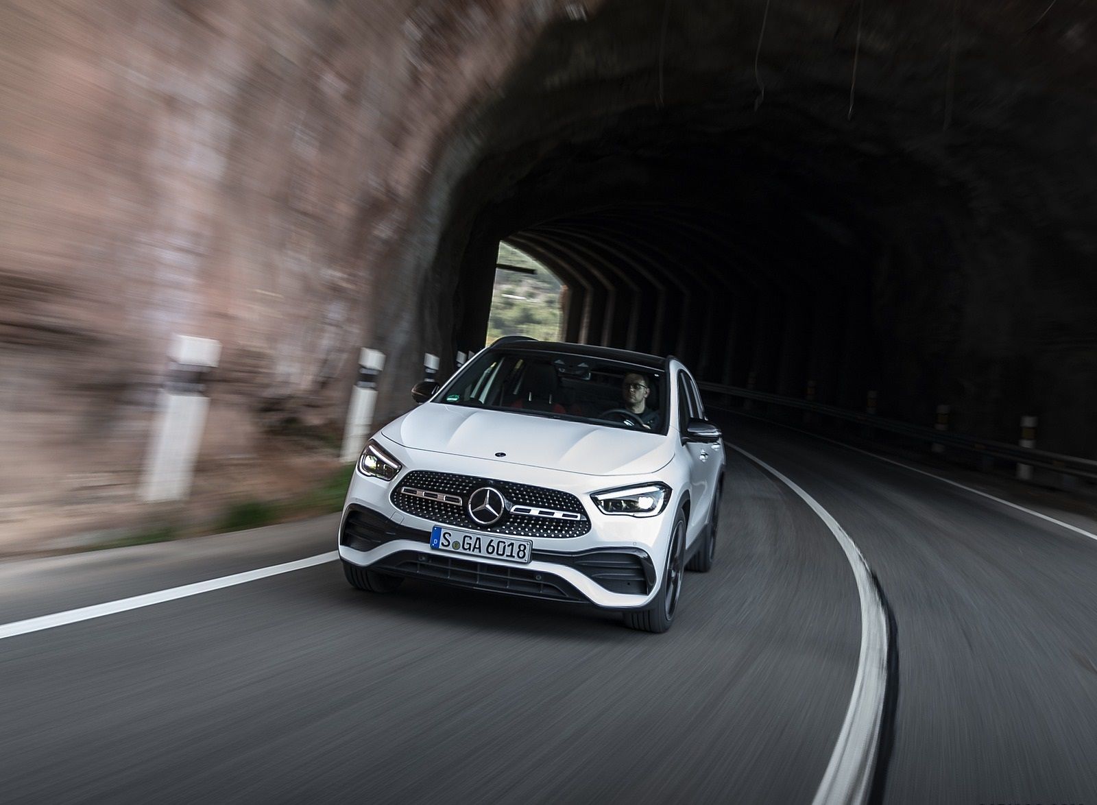 Mercedes Benz GLA Wallpaper (HD Image)