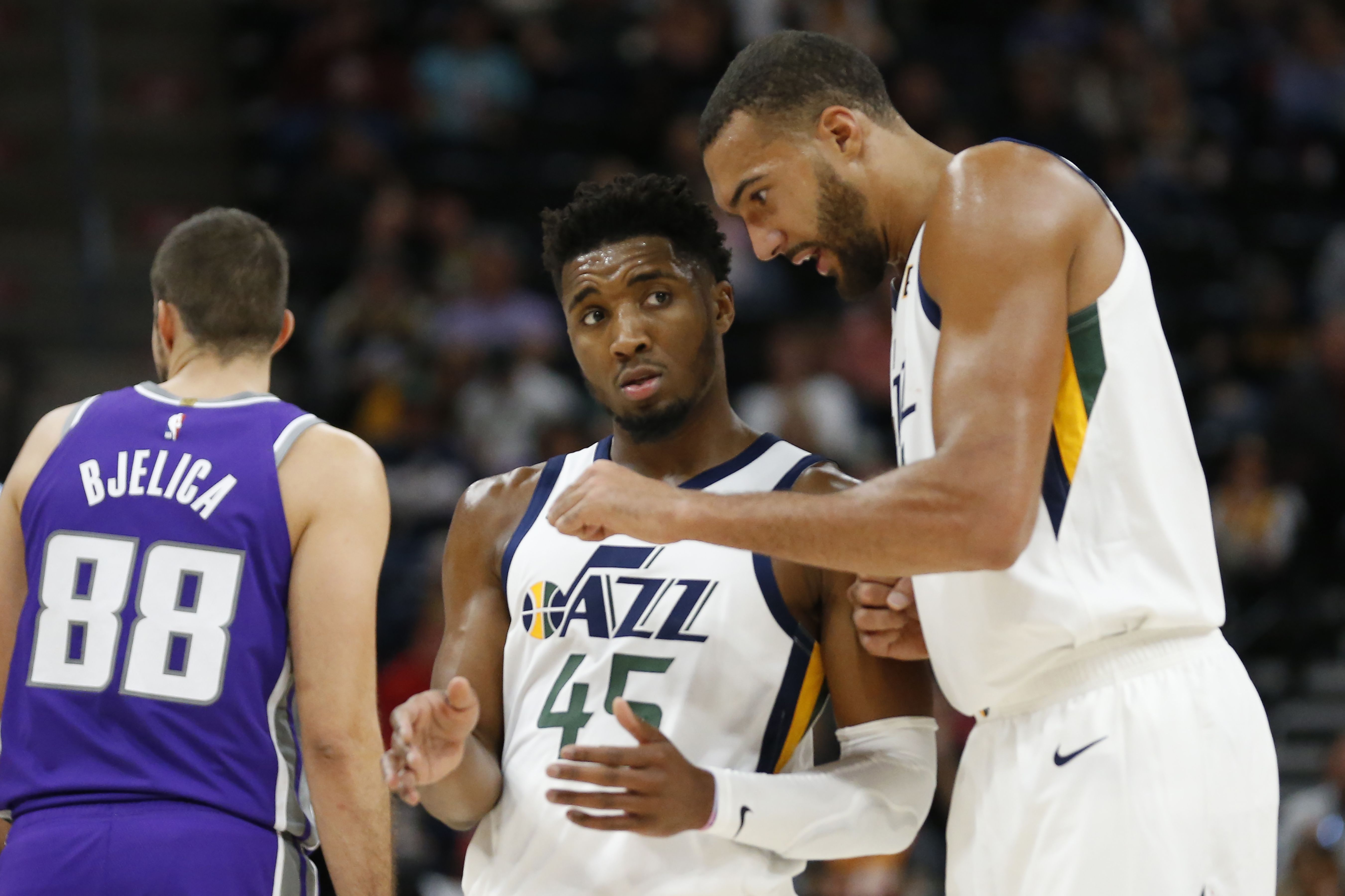 Utah's Donovan Mitchell speaks out on coronavirus positive test, takes shot at Rudy Gobert