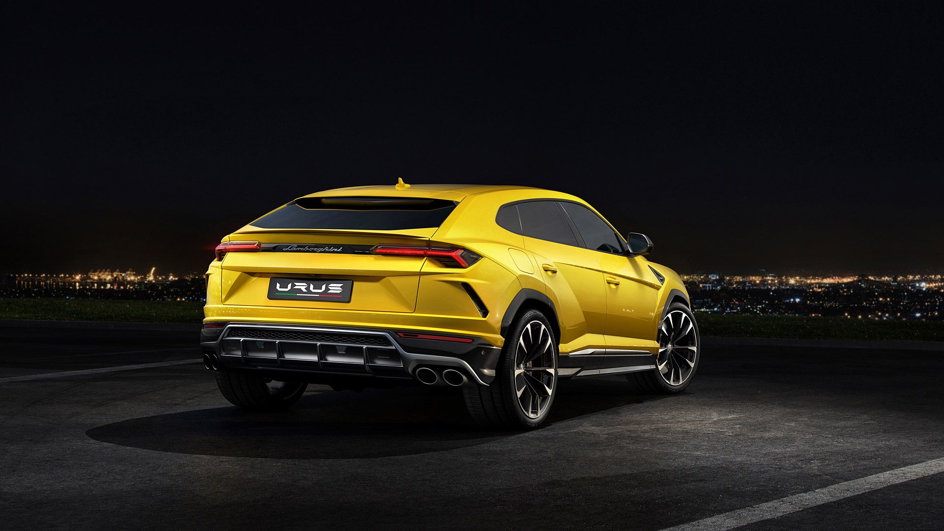 Lamborghini Urus Wallpaper