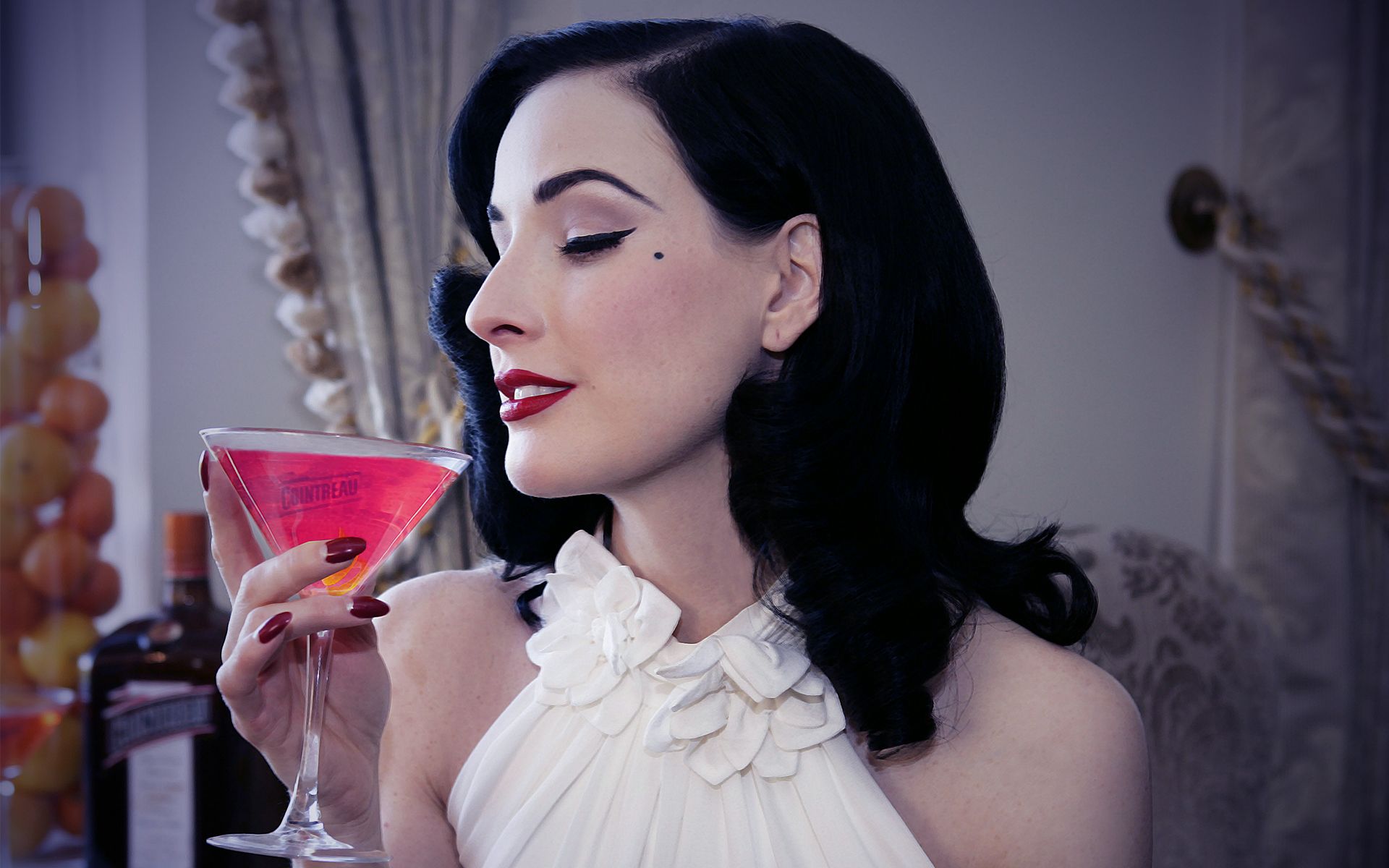 Dita Von Teese Wallpaper High Resolution and Quality Download