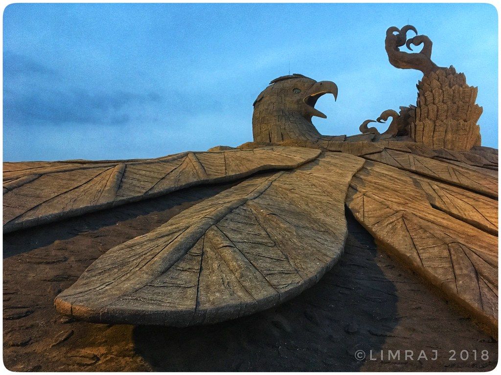 Jatayu para (Jatayu Rock), Chadayamangalam, KL. The largest