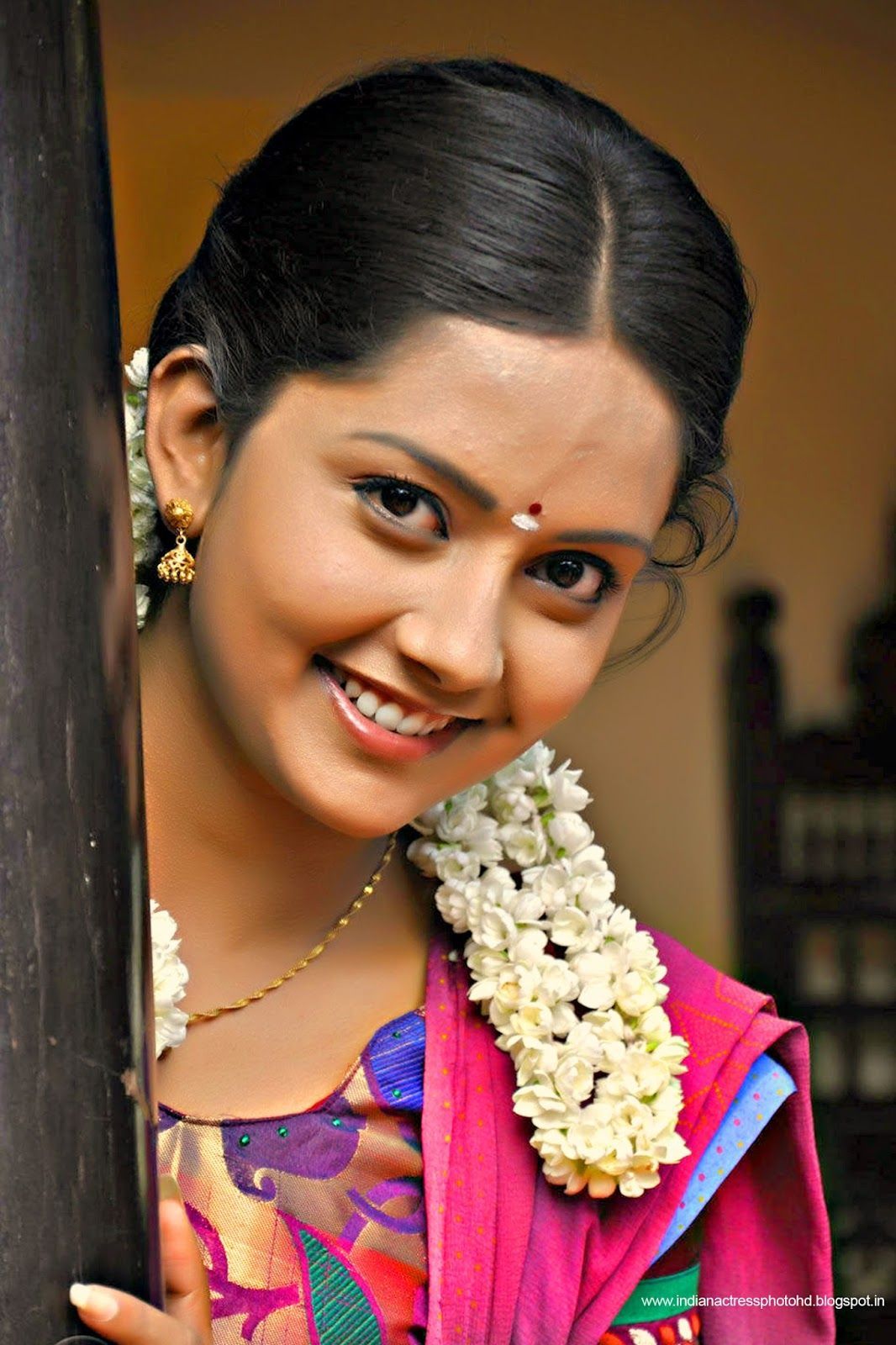 High resolution (HD) movie wallpaper: MALAYALAM VILLAGE GIRL MAHIMA NAMBIAR AT TAMIL MOVIE HIGH DEFIN. Village girl, Hollywood actress pics, All hollywood actress