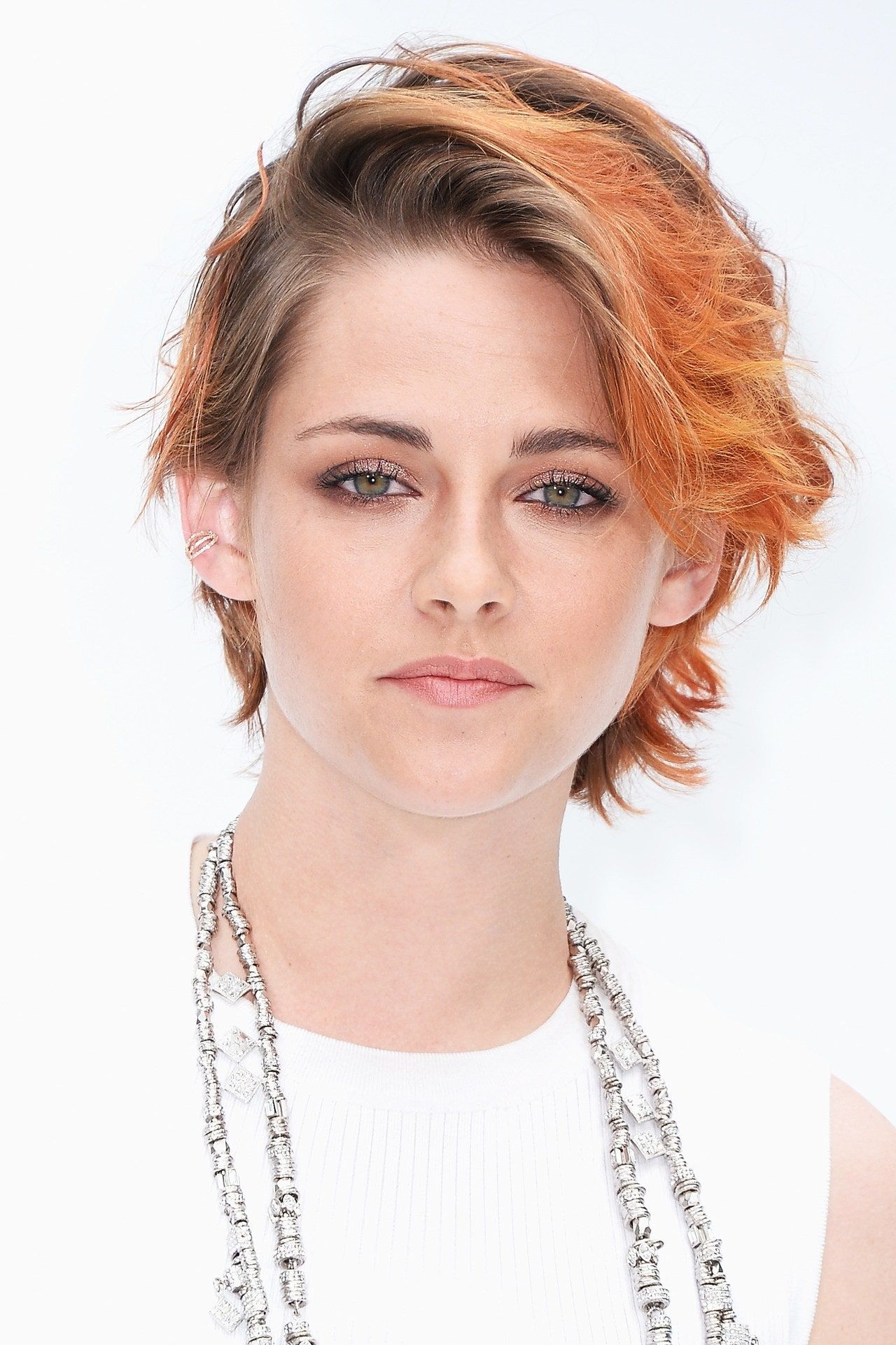 Kristen Stewart Hairstyle, Hair & Colour Picture 2002 to 2012 (Vogue.com UK)