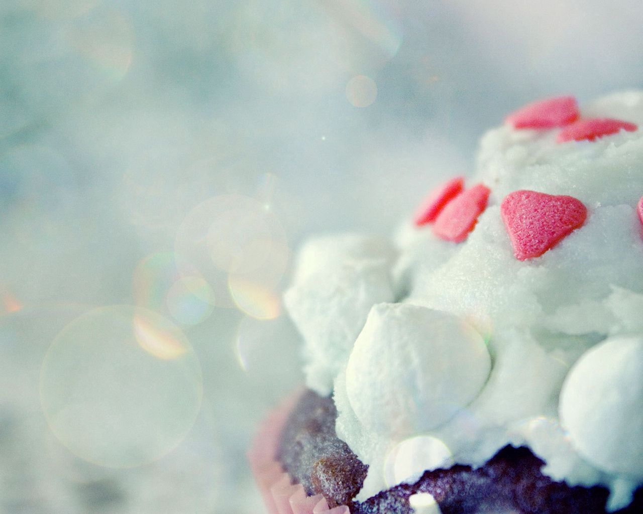 Download wallpaper 1280x1024 dessert, cake, meringue, hearts standard 5:4 HD background