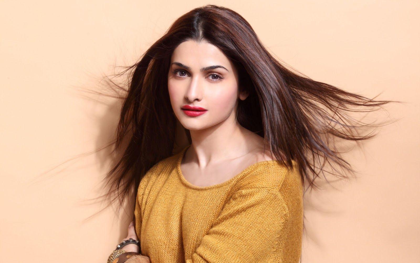 Indian Actress Prachi Desai Latest Wallpaper 2013 HD & Widescreen Wallpaper Lahar Kela Kahar