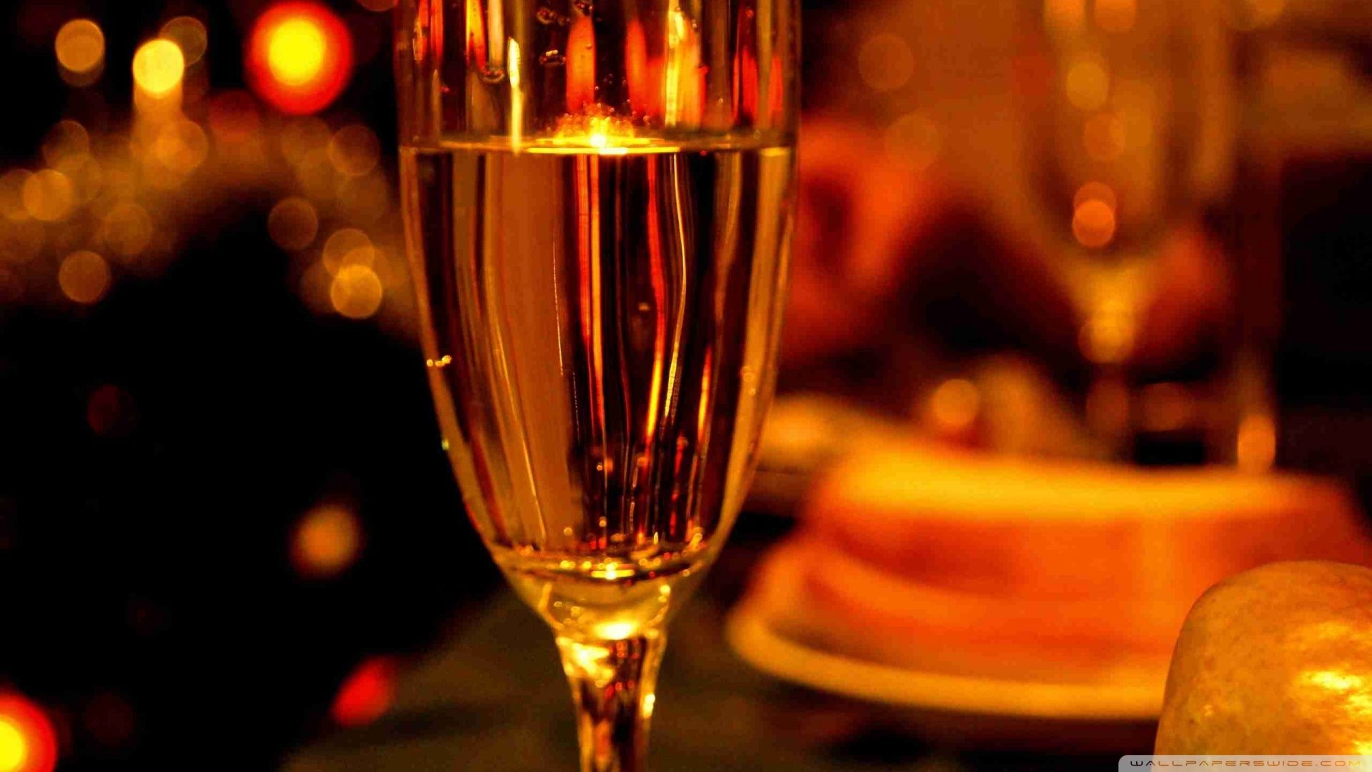 Download Glass Of White Wine Wallpaper 1920x1080