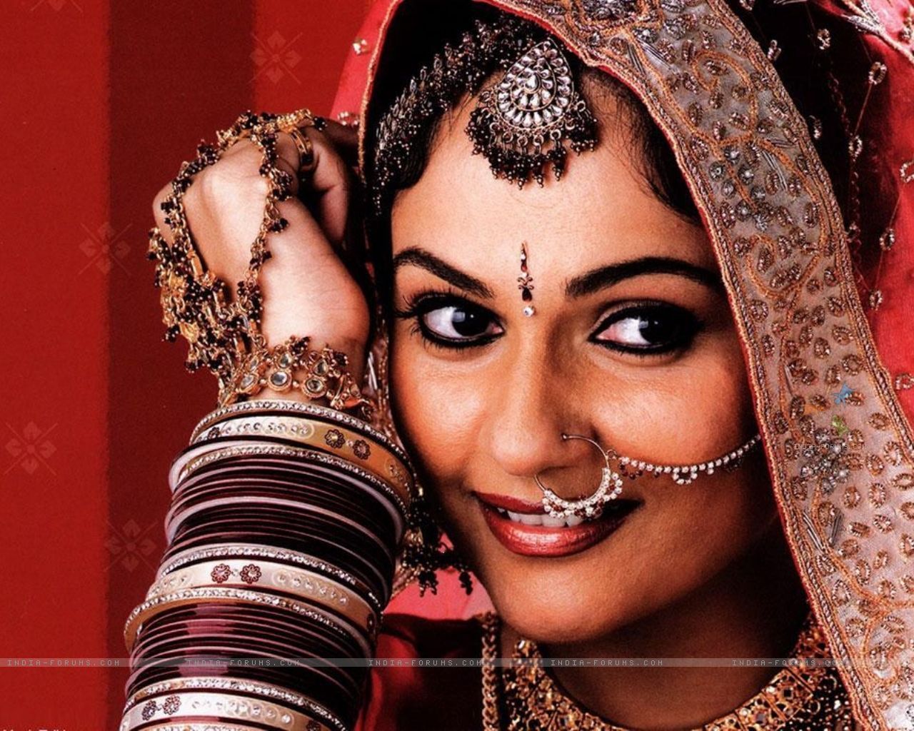 Celebrities Wallpaper. Gracy singh, Beautiful bollywood actress, Celebrity wallpaper