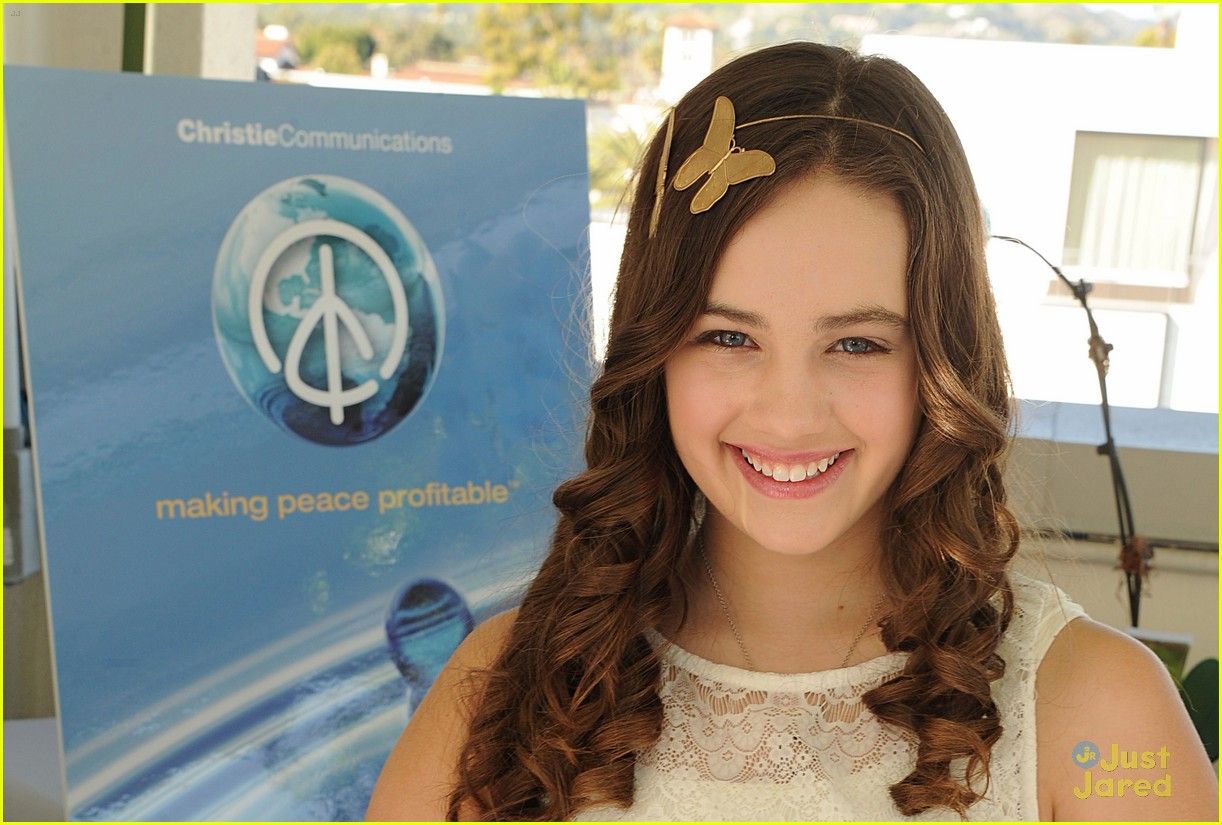 Pictures of Mary Mouser.