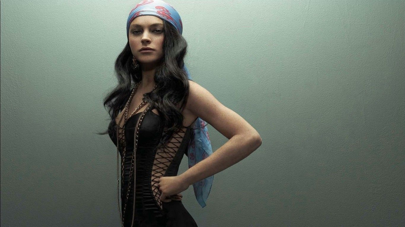 Download Women Pirate Wallpaper 1366x768