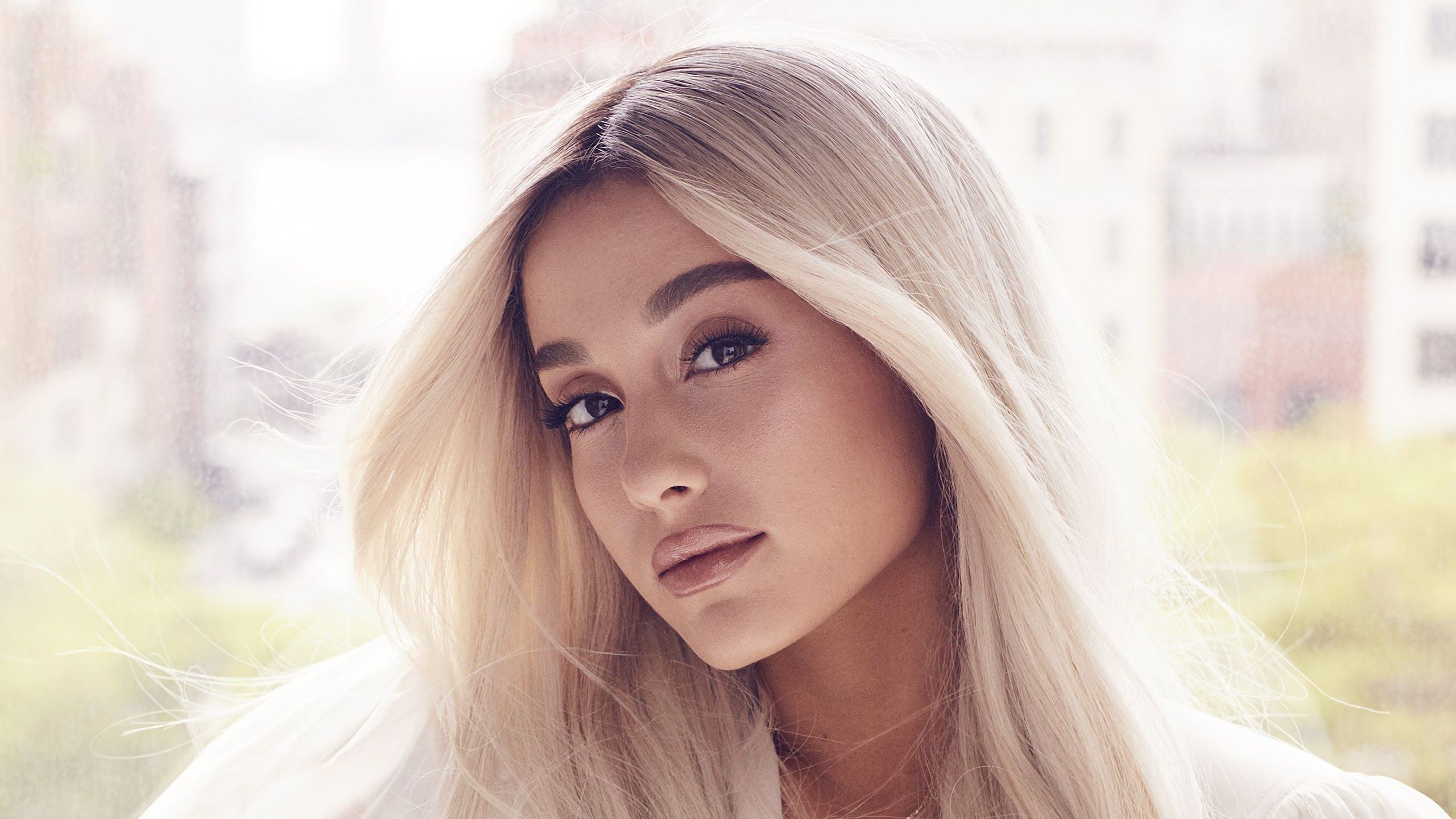 Ariana Grande Blonde 4K Wallpaper