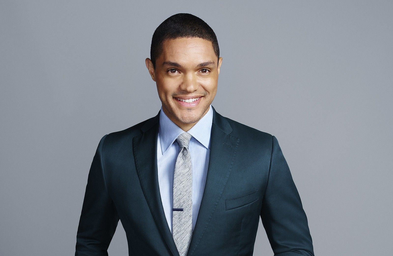 Wallpaper, Gentleman, jacket, Person, clothing, smile, man, suit, professional, male, formal wear, businessperson, trevor noah, the daily show, white collar worker, business executive 2048x1334