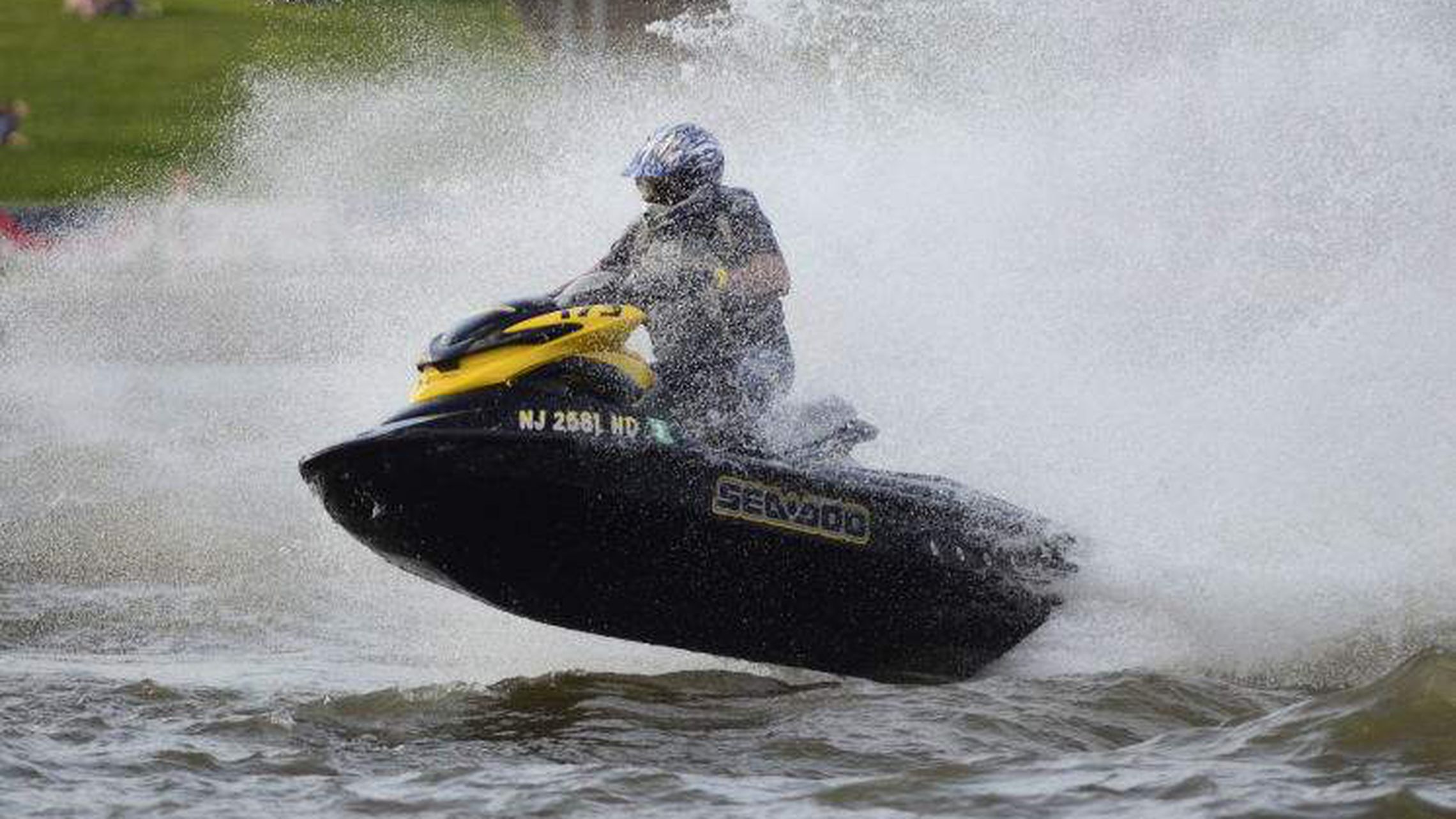 Proud father enjoys sons' powerboat success