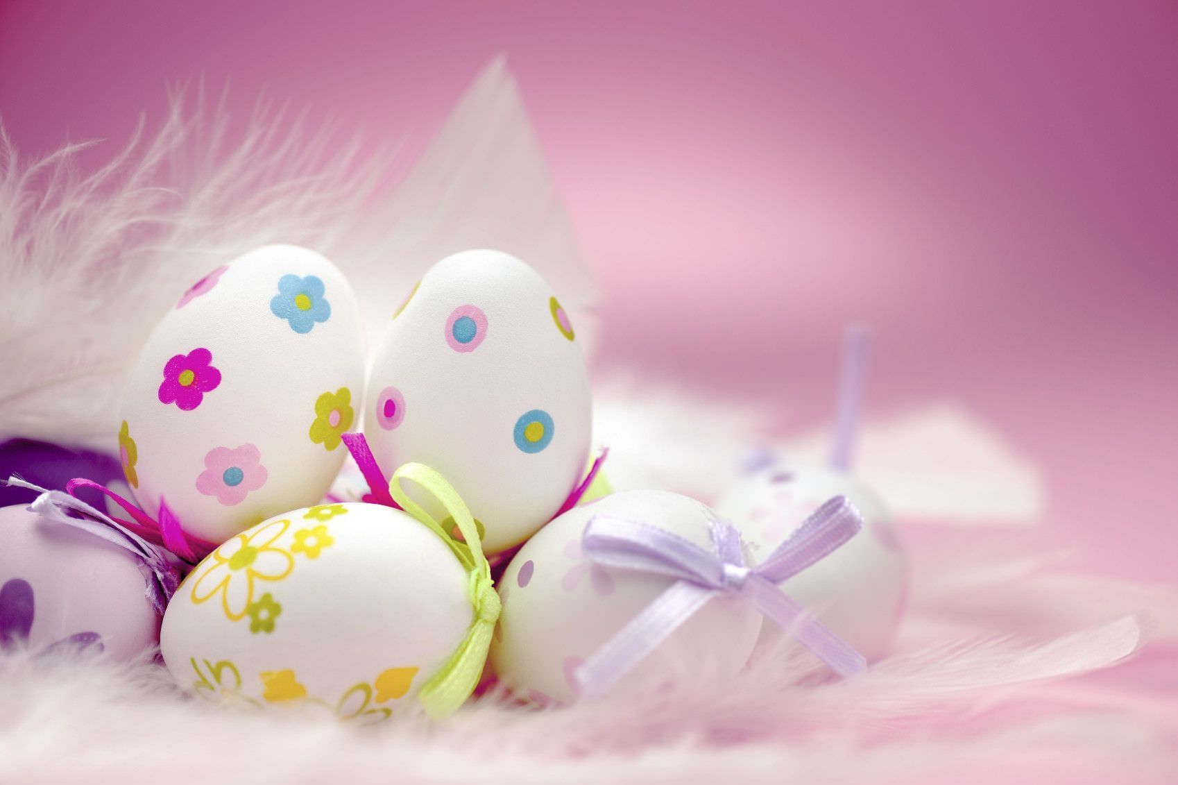 FREE Happy Easter Wallpaper in PSD