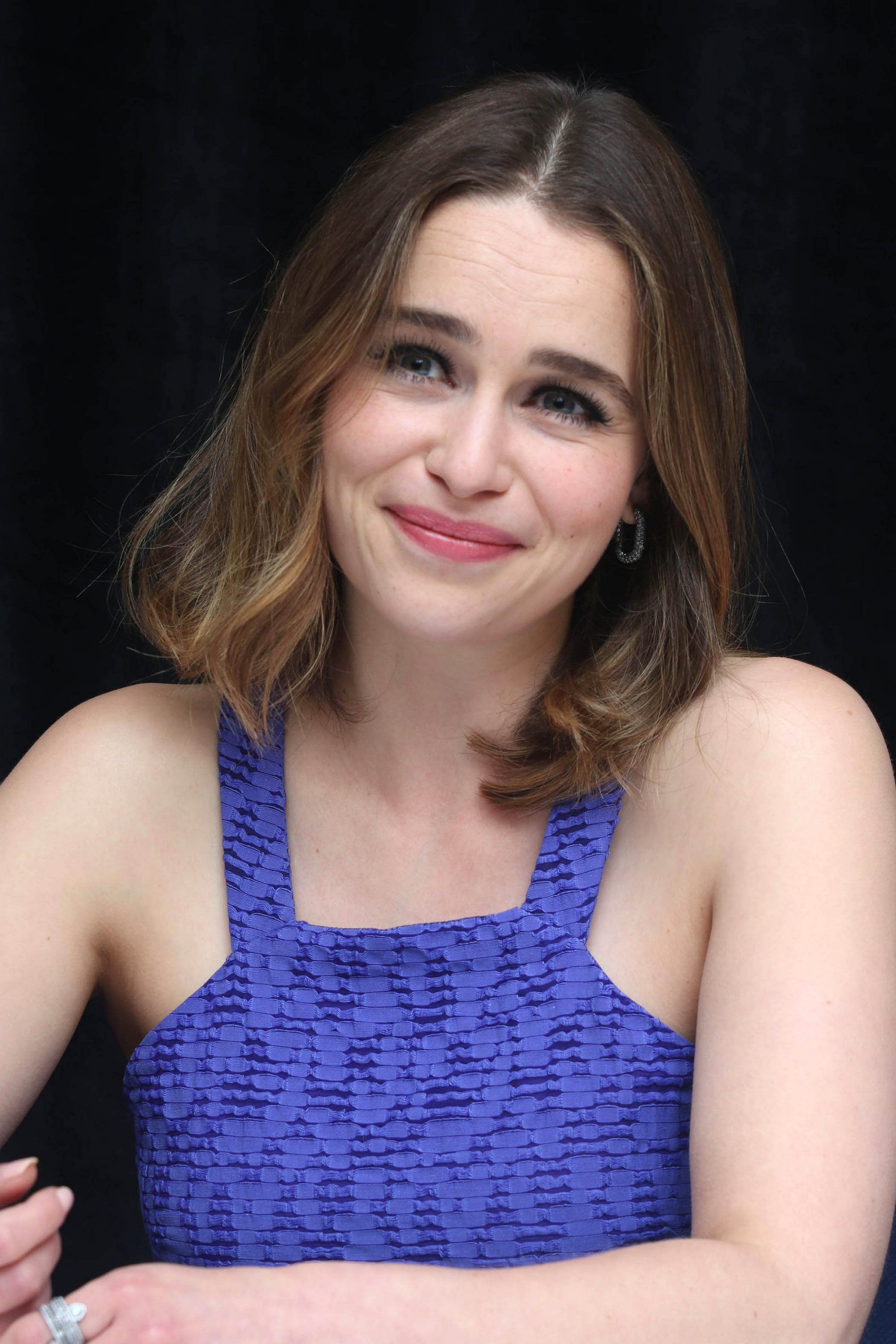 May 22: Me Before You Press Conference mbypressconference 0067 Emilia Clarke Photo Ga. Emilia clarke, Emilia clarke pics, Emilia clarke hot