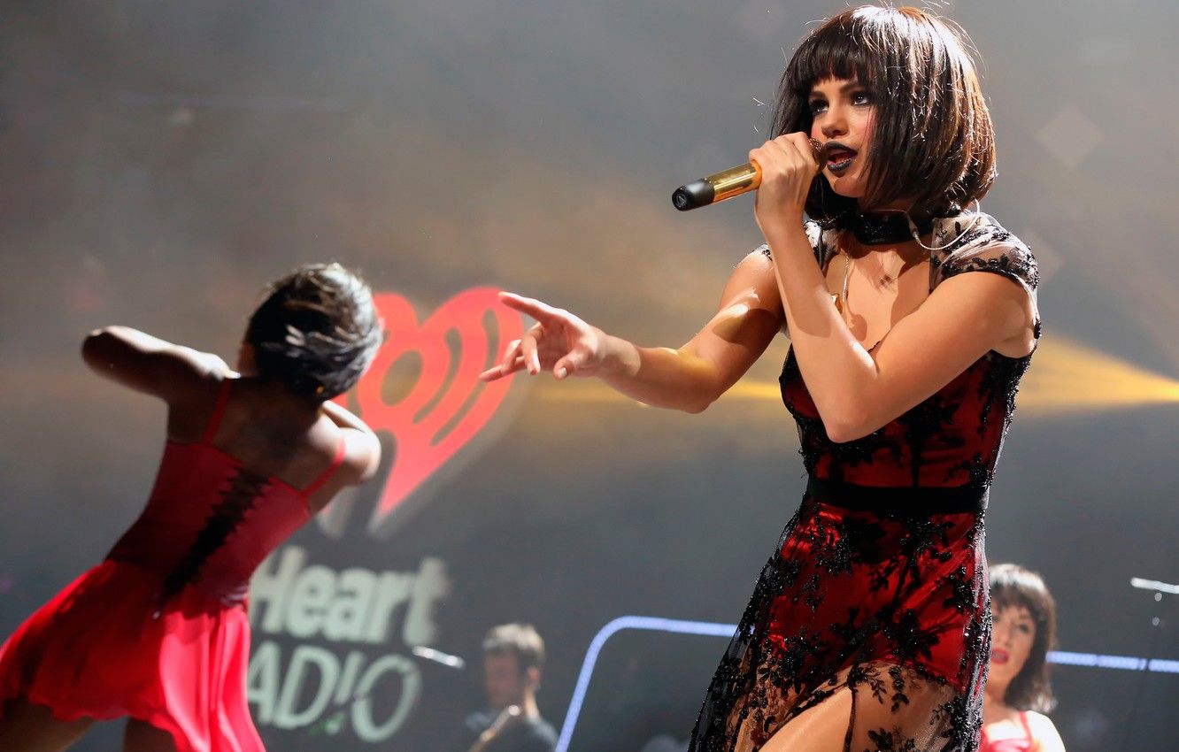 Wallpaper concert, Selena Gomez, iHeart Radio image for desktop, section музыка