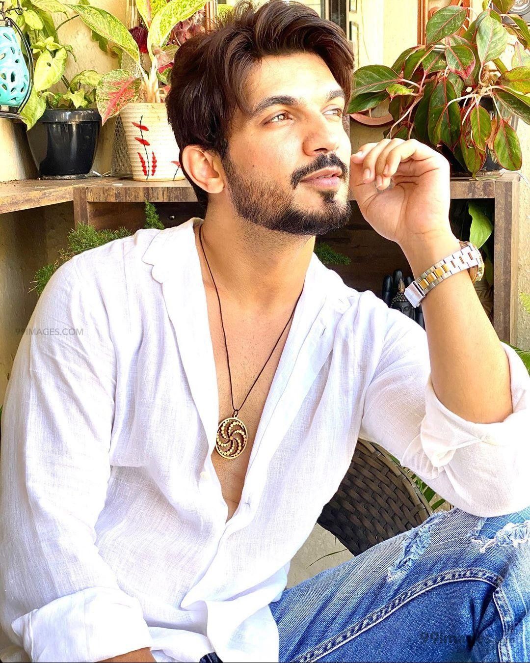 Arjun Bijlani HD Wallpaper (Desktop Background / Android / iPhone) (1080p, 4k) (1080x1350)