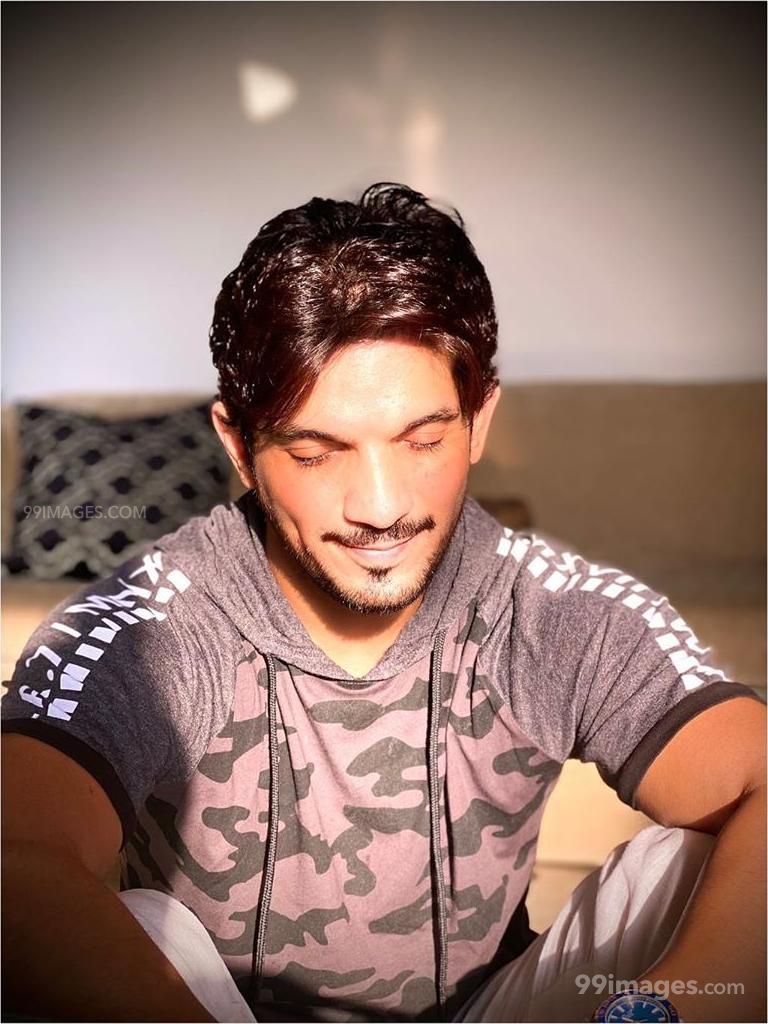 Arjun Bijlani HD Wallpaper (Desktop Background / Android / iPhone) (1080p, 4k) (768x1024)