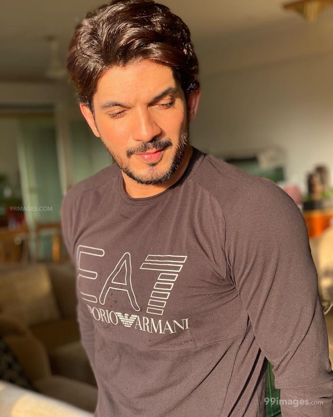 Arjun Bijlani HD Wallpaper (Desktop Background / Android / iPhone) (1080p, 4k) (1080x1350)