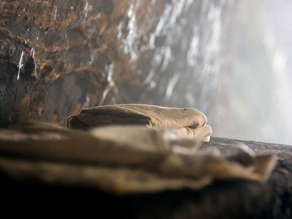 FreeBibleimage - Life in Bible times: Funerals and Tombs - Life in Bible times. Funerals and Tombs (Bible overview)