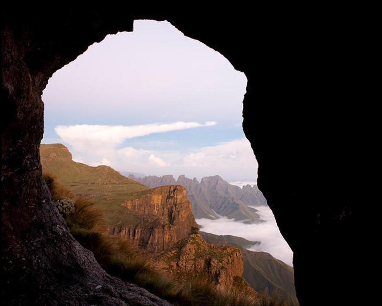 Wallpaper Drakensberg Cave Wallpaper for Android