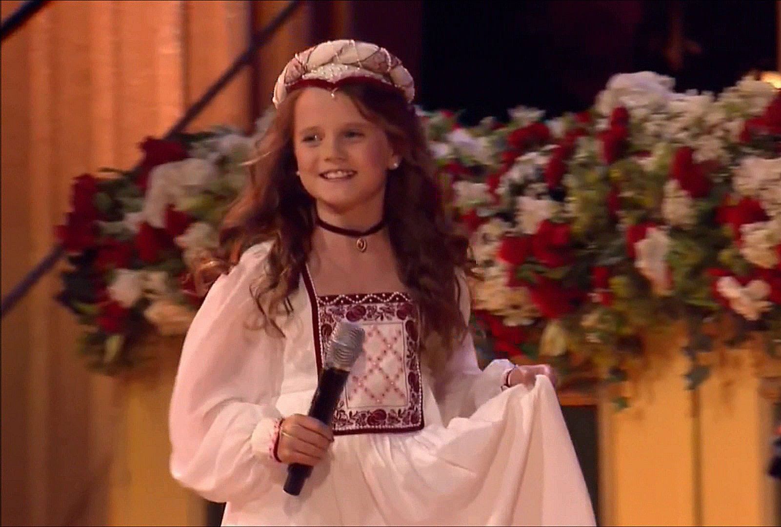 Amira Willighagen & André Rieu, 10 000 people, Standing ovation. Andre rieu, Beautiful songs, Johann strauss orchestra