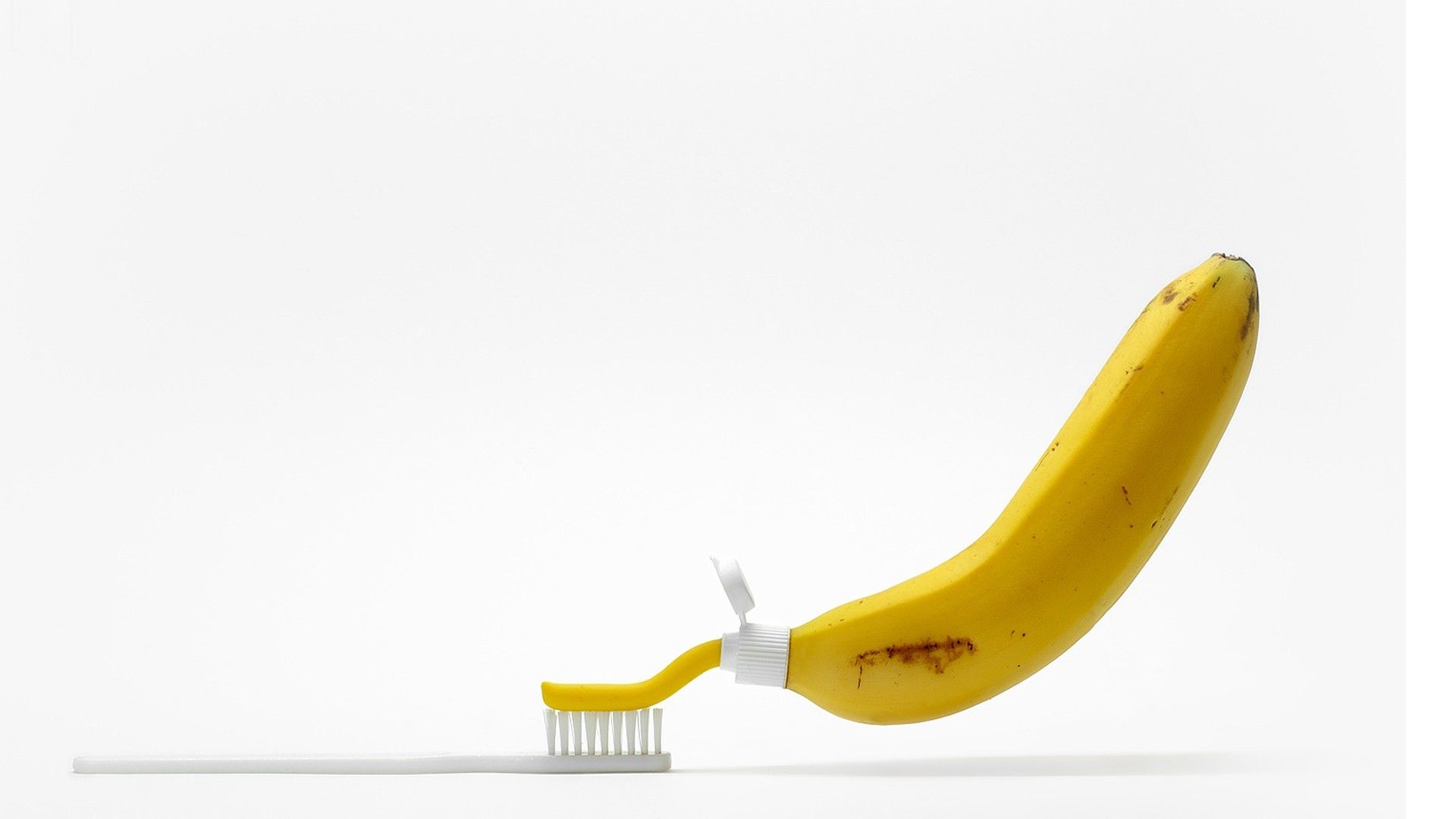 humor, Minimalism, Bananas, Toothbrush, Toothpaste, White Background Wallpaper HD / Desktop and Mobile Background