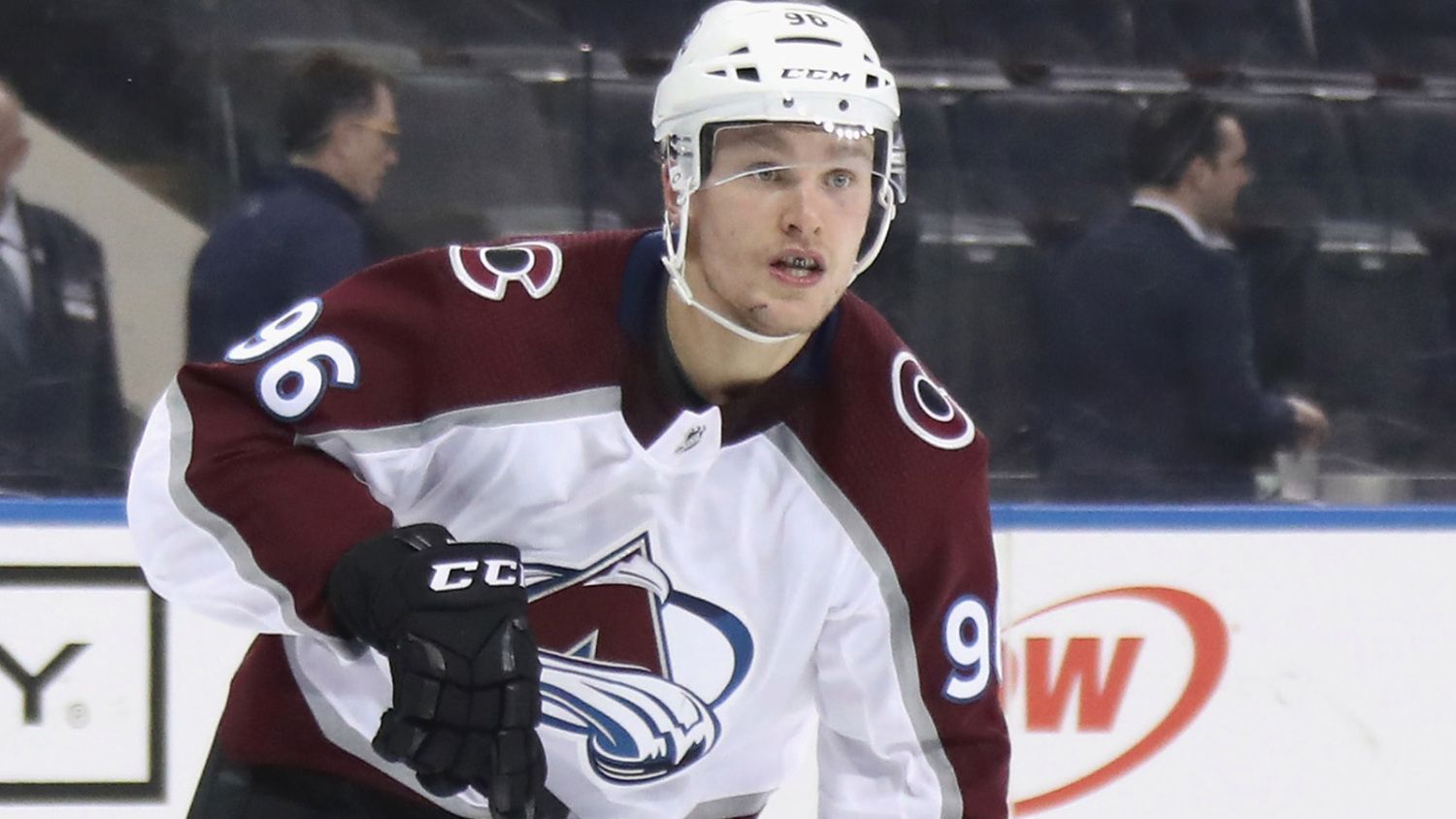 Mikko Rantanen Injures Shoulder As Avalanche Lose Third Straight Game