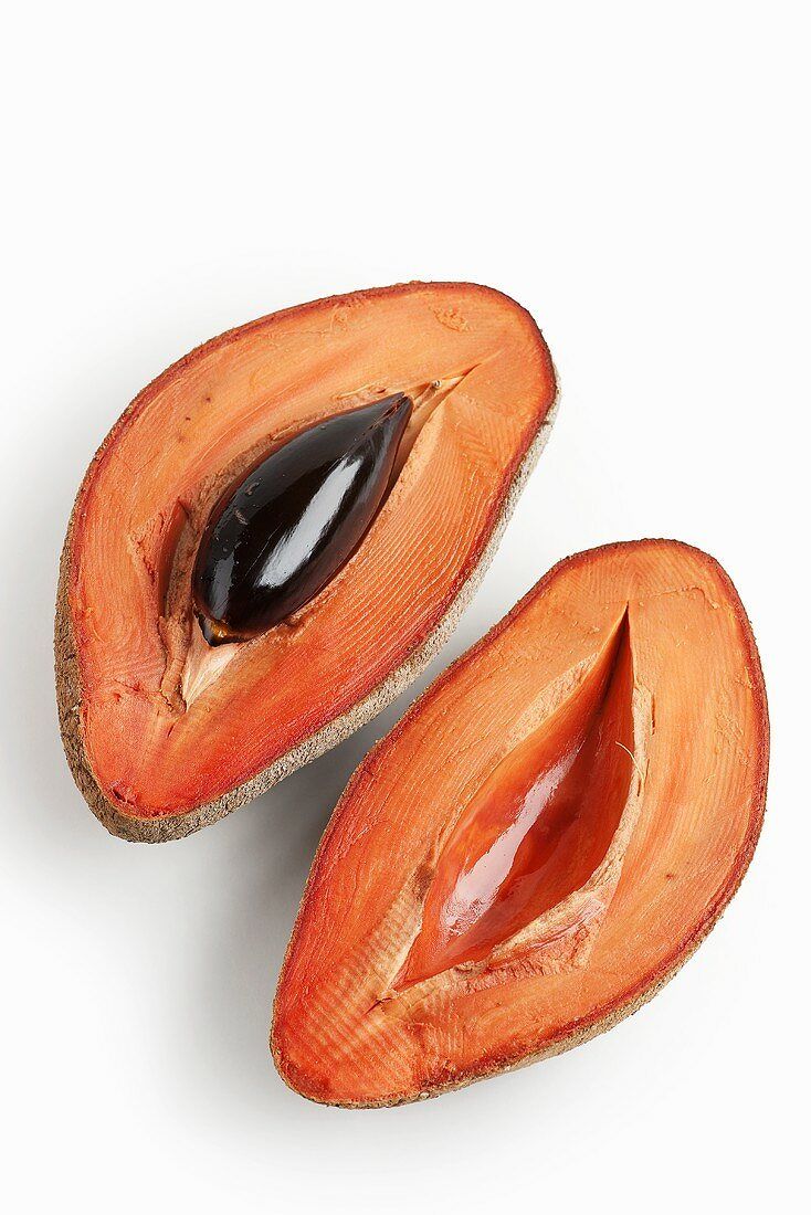 A large sapote (pouteria sapota)