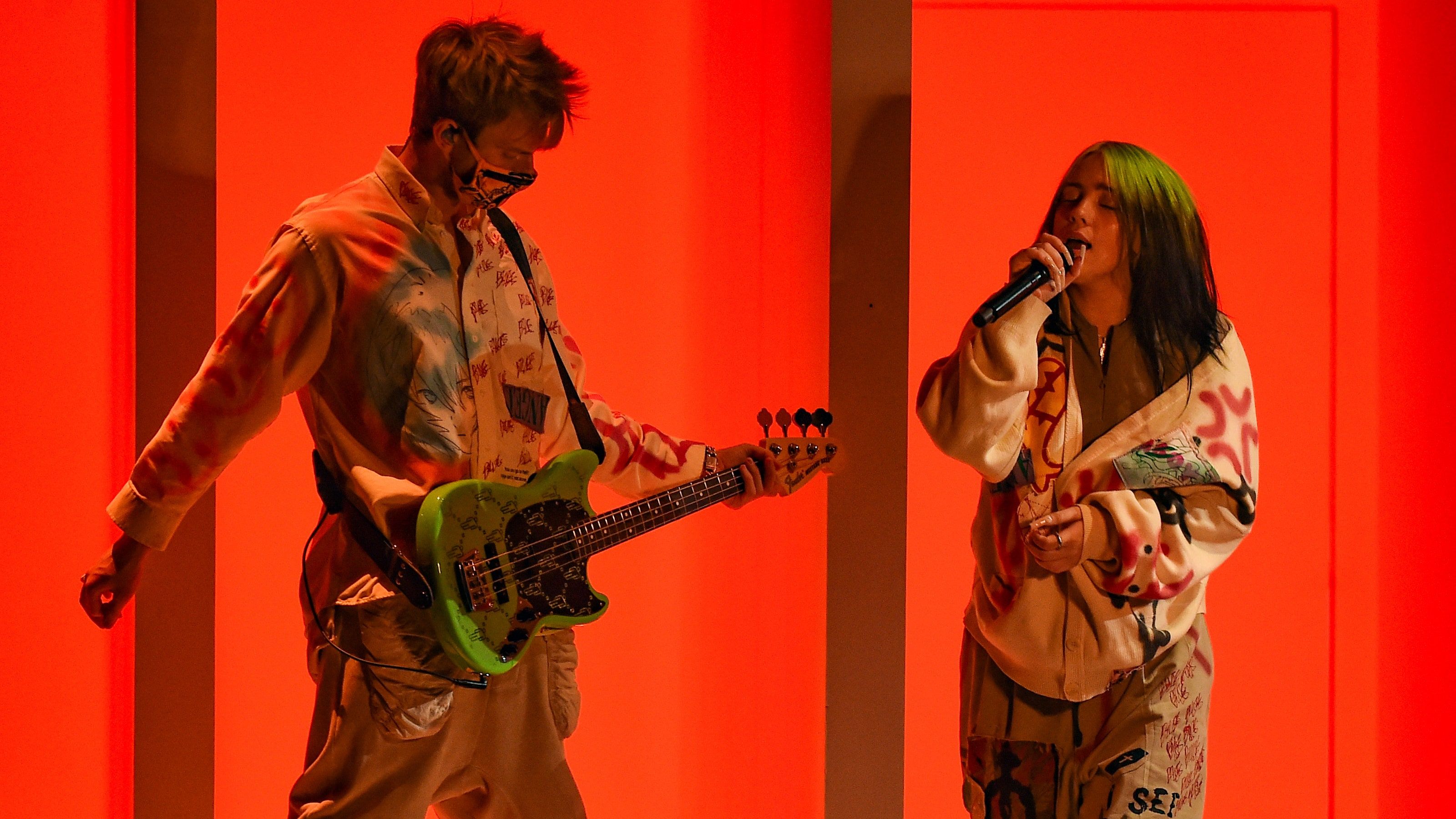 Watch Billie Eilish Perform “Therefore I Am” at AMAs 2020