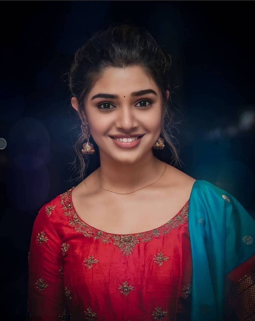 Krithi Shetty HD Image And Wallpaper