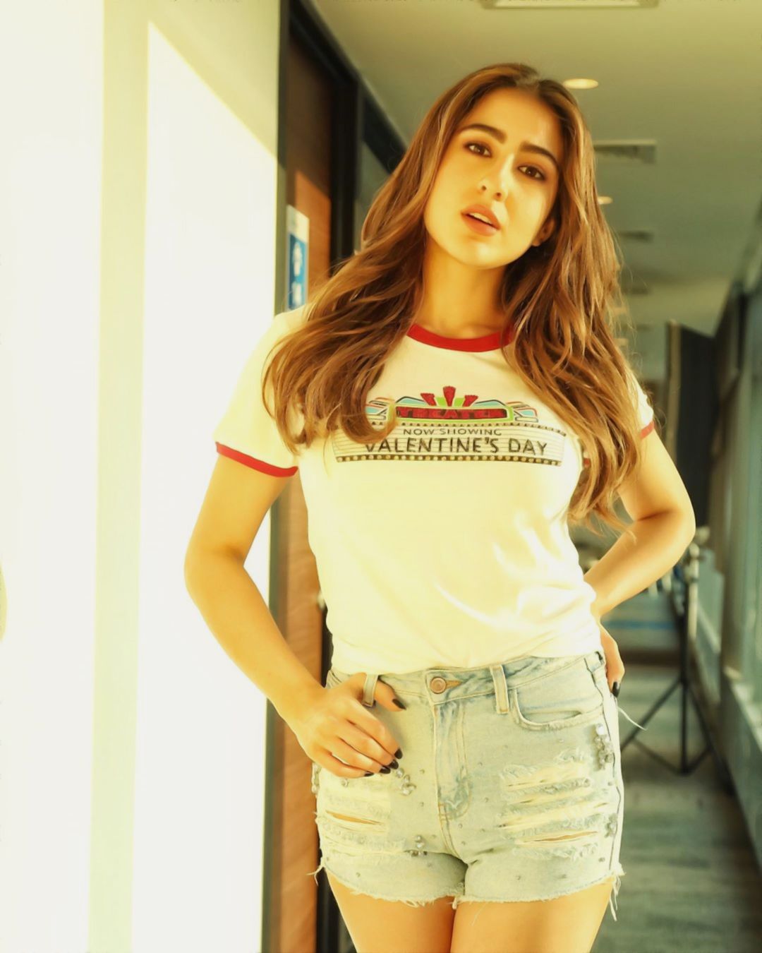 Sara Ali Khan HD Wallpaper's (latest pics)