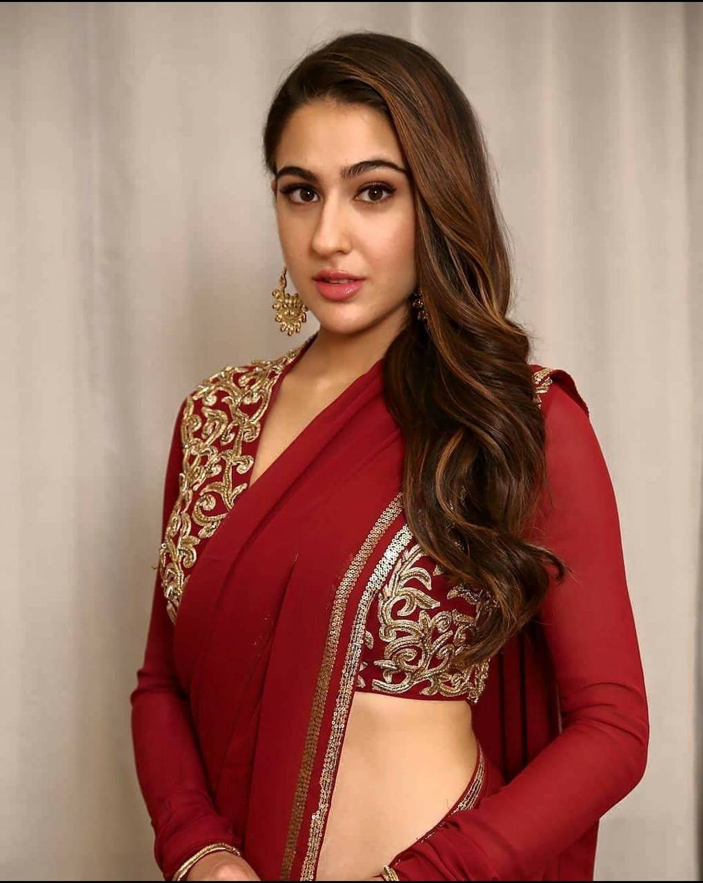 sara ali khan wallpaper