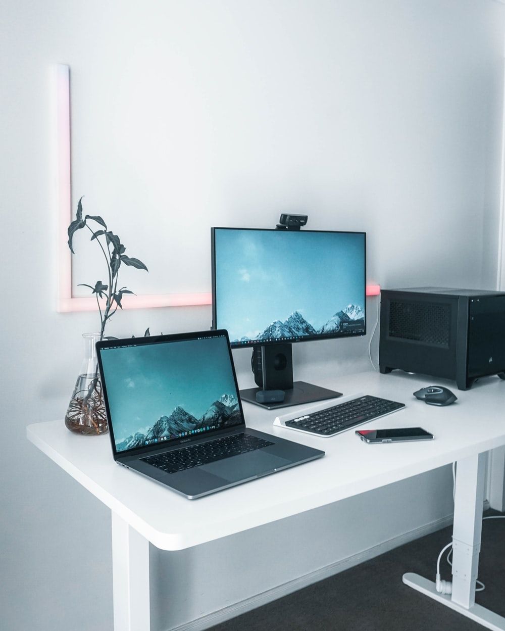 Computer Desk Picture. Download Free Image