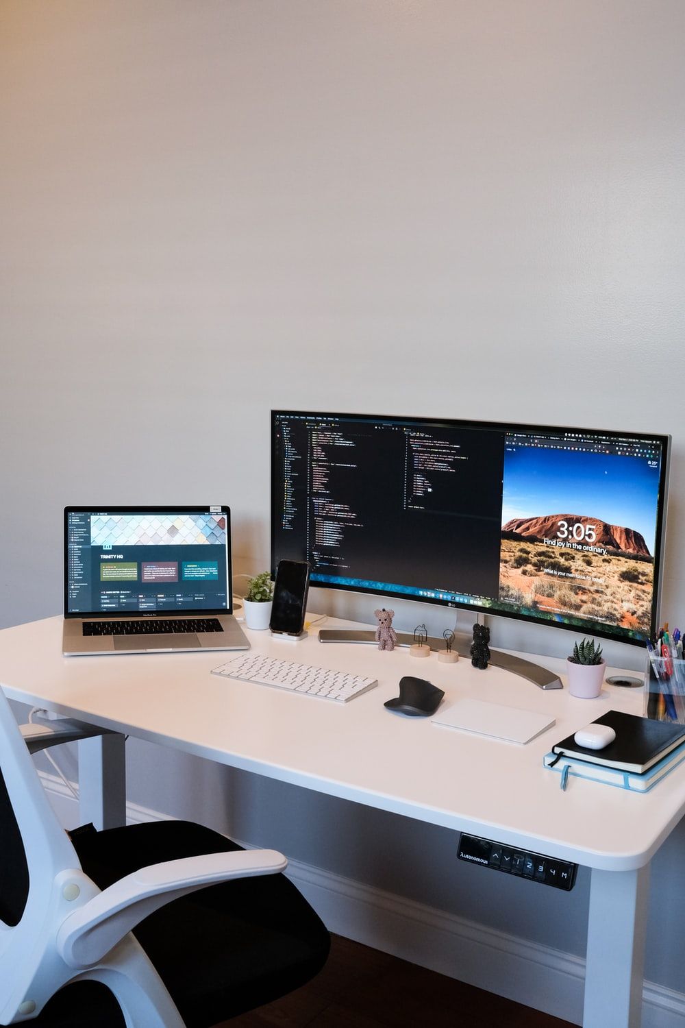 Desk Setup Picture. Download Free Image