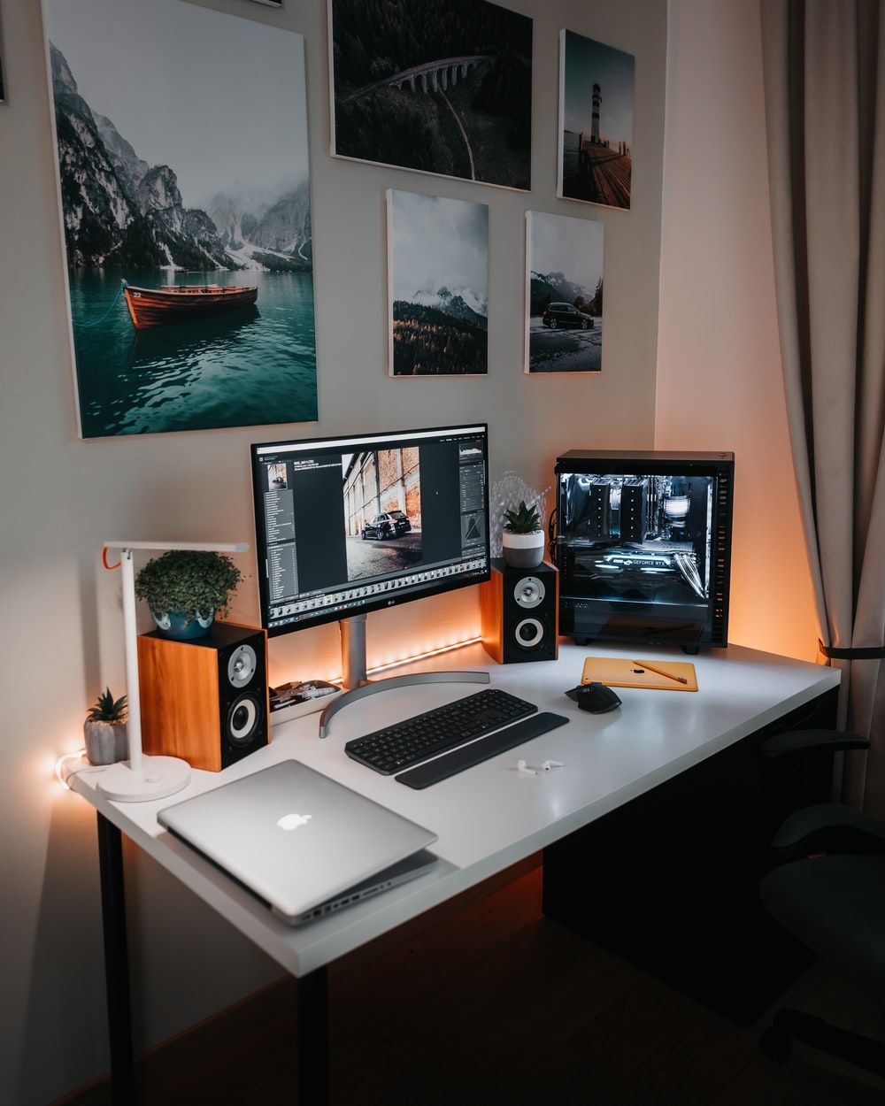 Desk Picture. Download Free Image