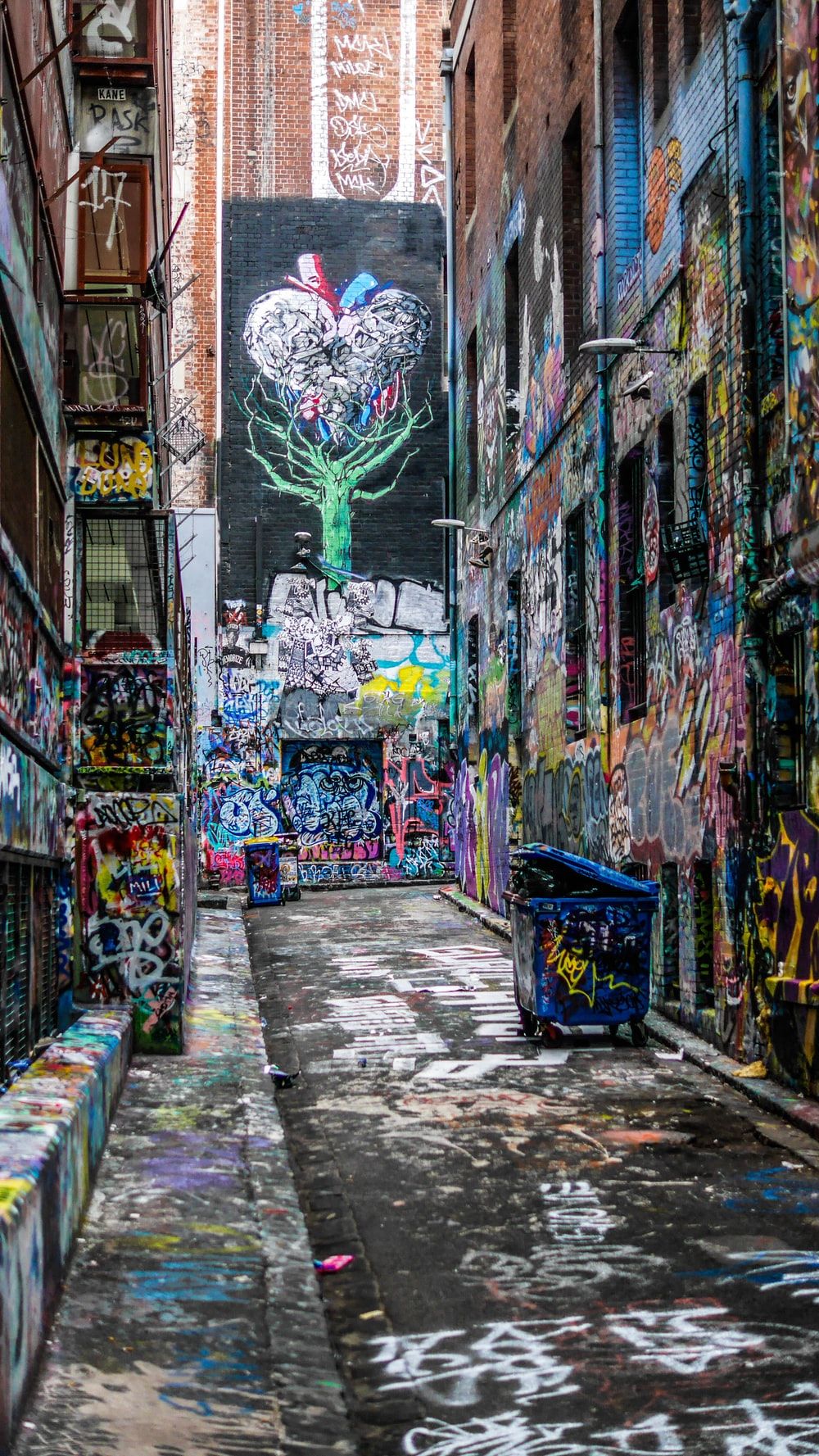 Graffiti Wallpaper: Free HD Download [HQ]