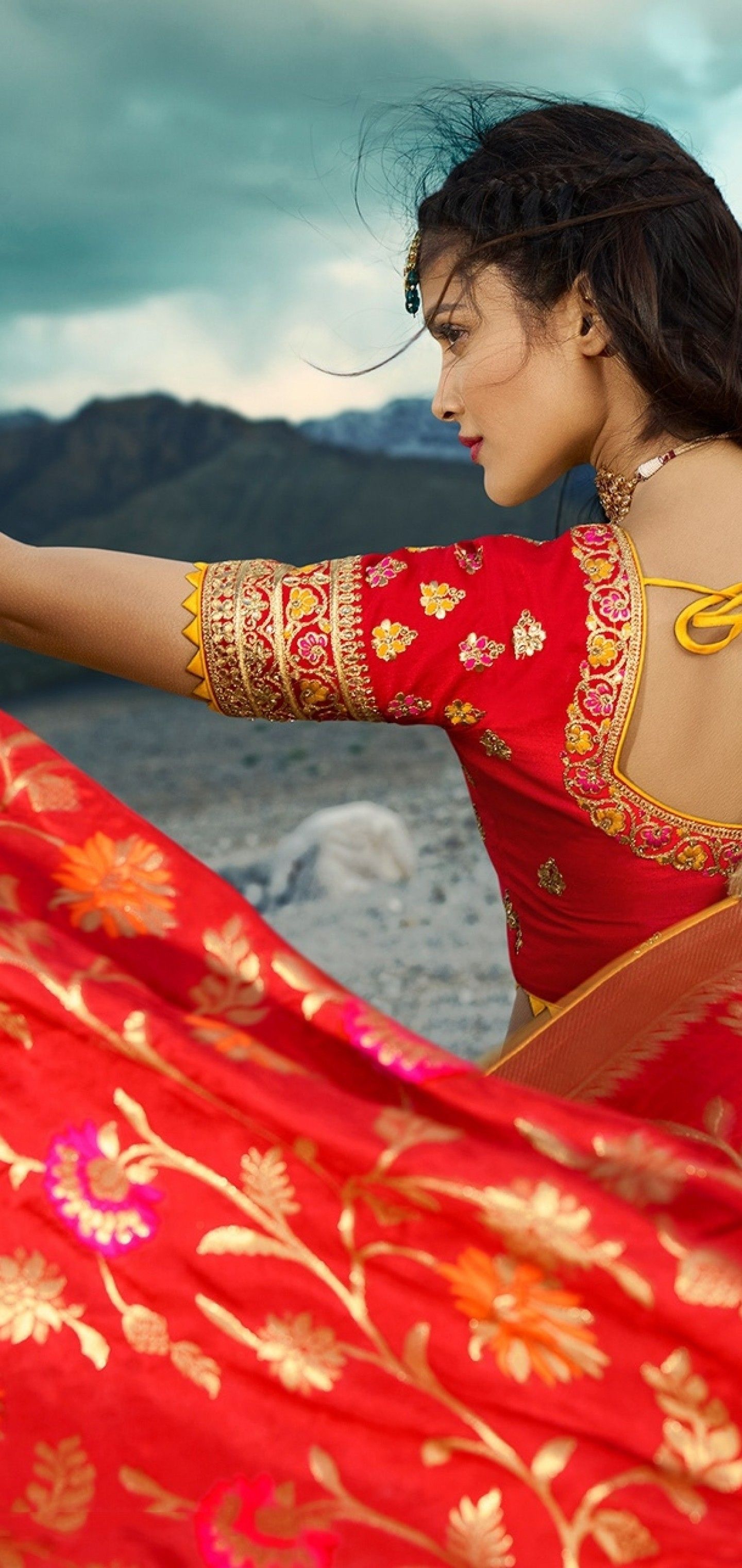 Download 1440x3040 Indian Woman, Model, Traditional Clothes, Saree, Actress, Back View Wallpaper for Samsung Galaxy Note Plus & S10 Plus