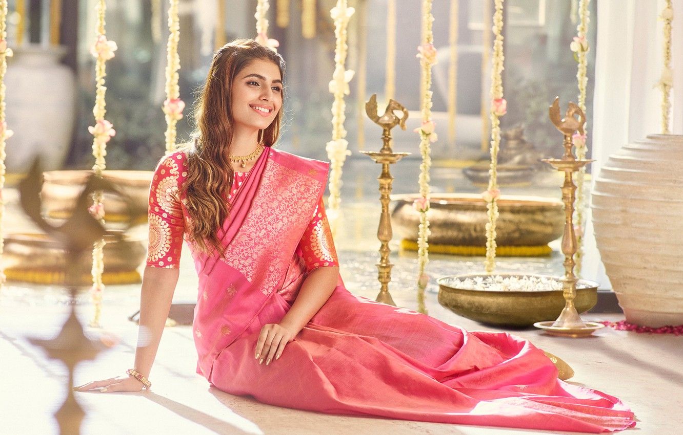 Wallpaper girl, fashion, smile, beautiful, model, pretty, beauty, brunette, pose, cute, indian, makeup, saree, sari, traditional, Jewelery image for desktop, section девушки