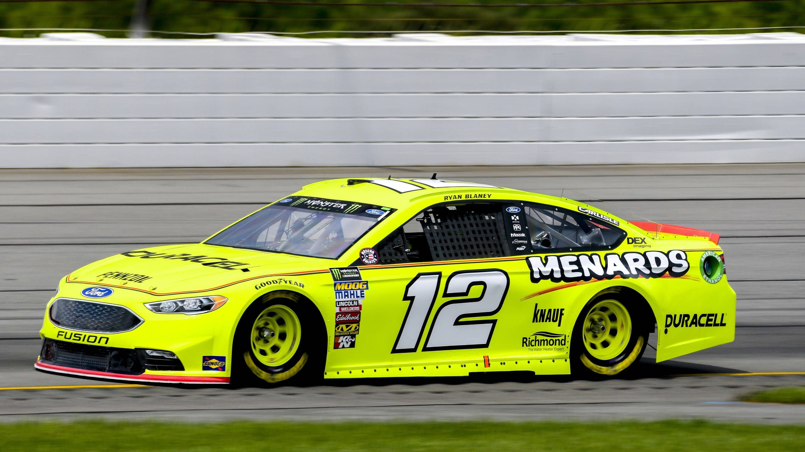 Ryan Blaney edges Kevin Harvick for Pocono NASCAR Cup pole