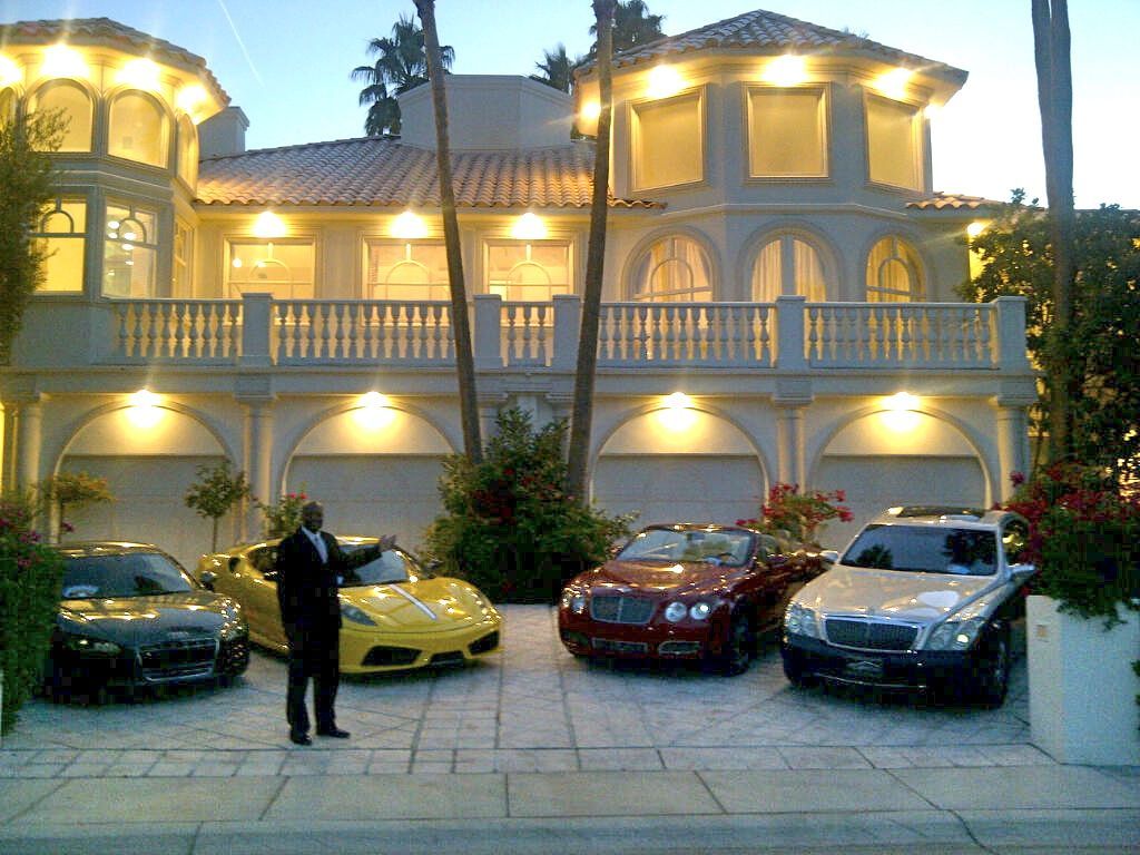 Mansion with Cars Wallpaper Free Mansion with Cars Background