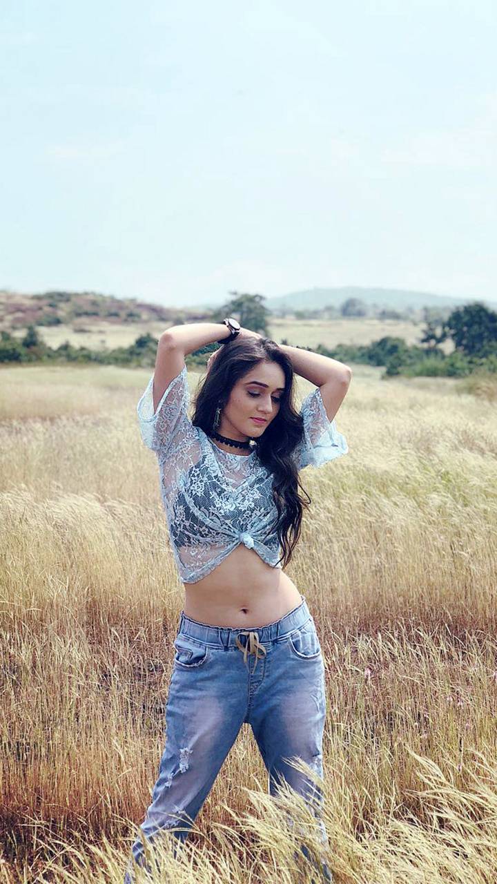 Tanya sharma wallpaper
