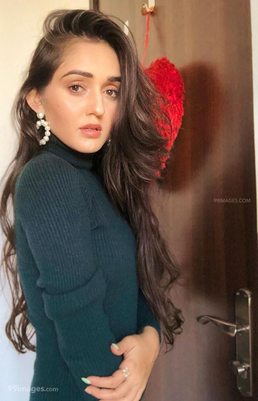 Tanya Sharma Latest Hot HD Photo / Wallpaper (1080p) (Instagram / Facebook) (869x1350)