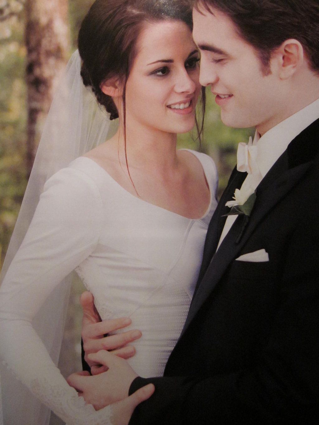 Edward And Bella at Wedding. Twilight wedding, Twilight edward, Twilight picture