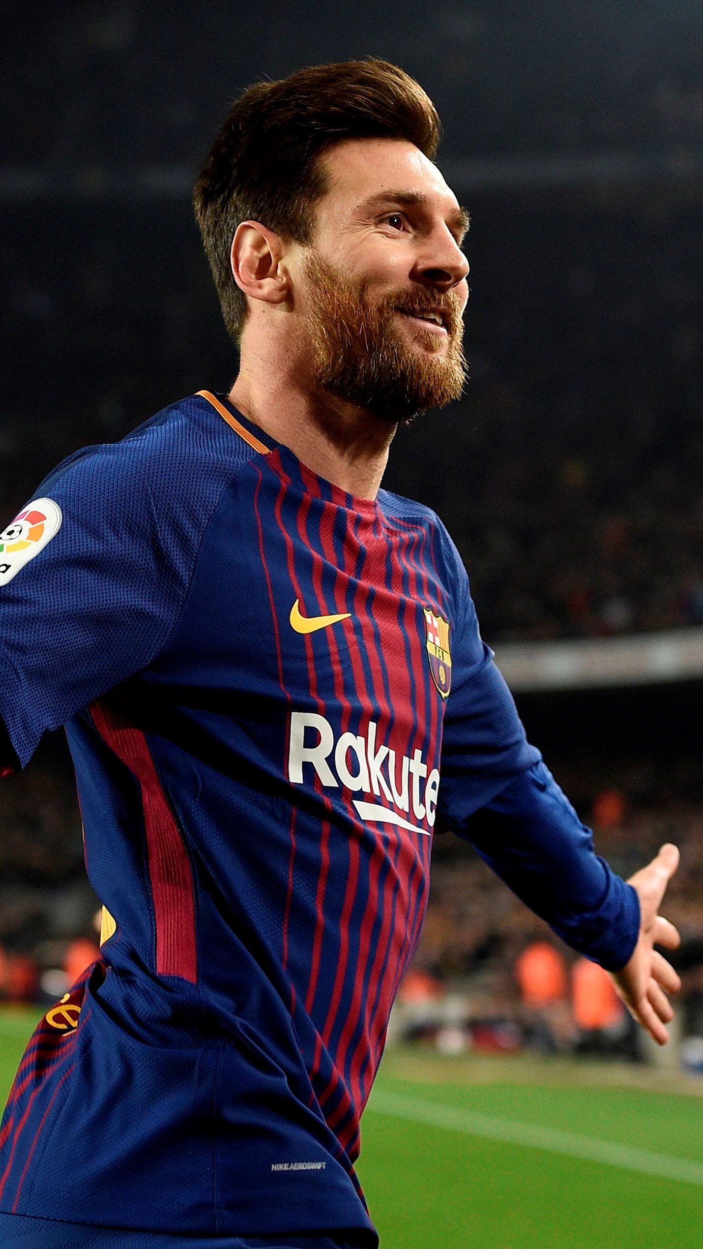 Messi: Mãi mãi là một ngôi sao sáng trong lịch sử bóng đá, Messi chắc chắn là một cái tên bạn không thể bỏ qua. Xem hình ảnh liên quan đến anh để chiêm ngưỡng tài năng thiên bẩm của Messi.