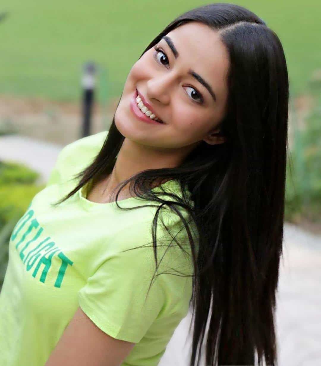 Ananya Panday, iPhone, Desktop HD Background / Wallpaper (1080p, 4k) (1080x1229)