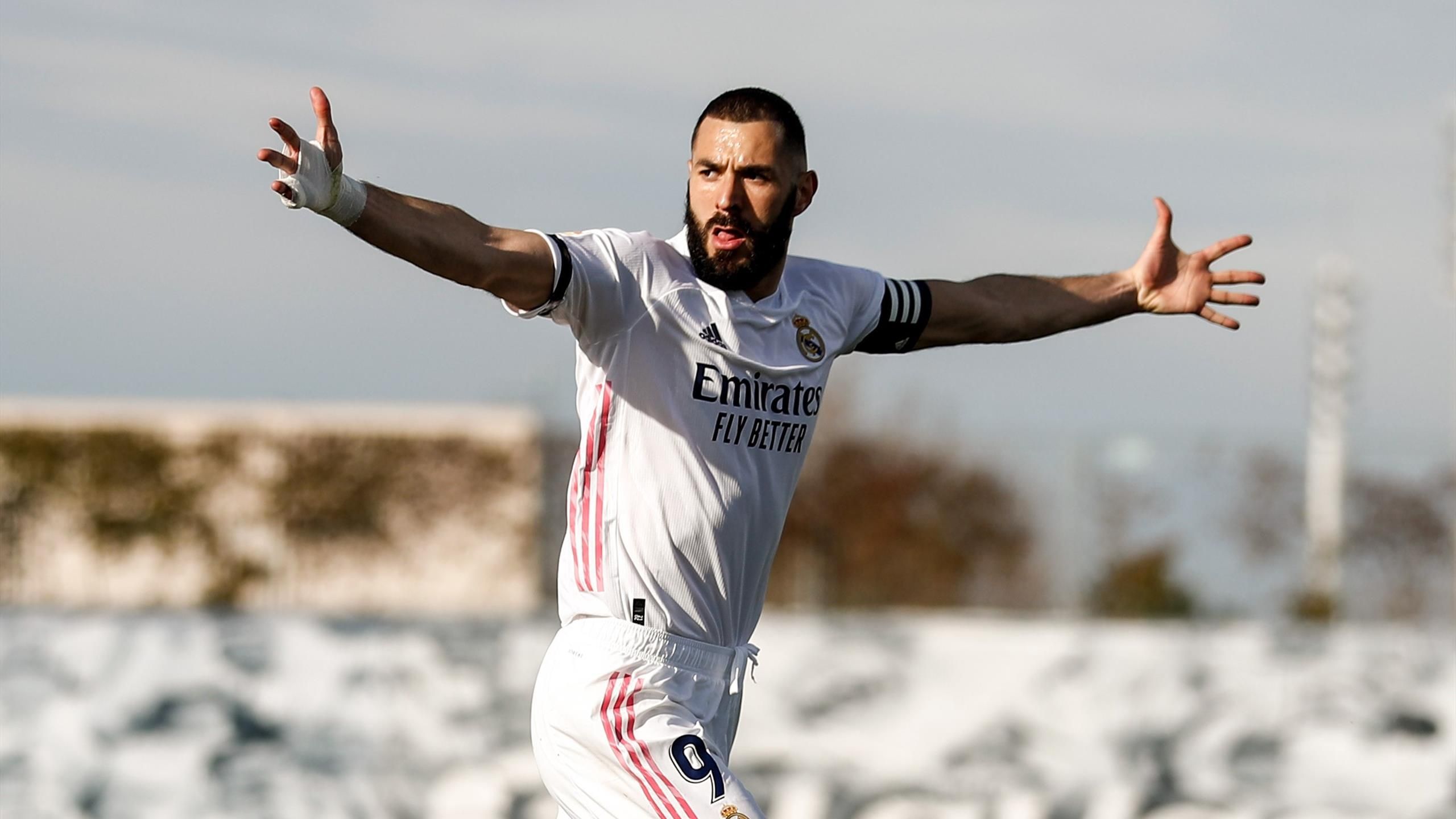 Real Madrid 2 0 Valencia: Hosts Reduce Atletico's Lead Back To Five Points