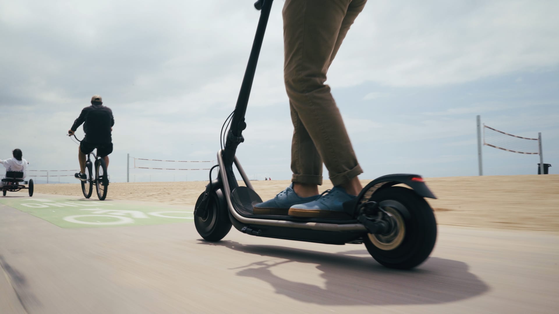 Electric skateboard company Boosted challenges Bird and Lime with a $600 scooter